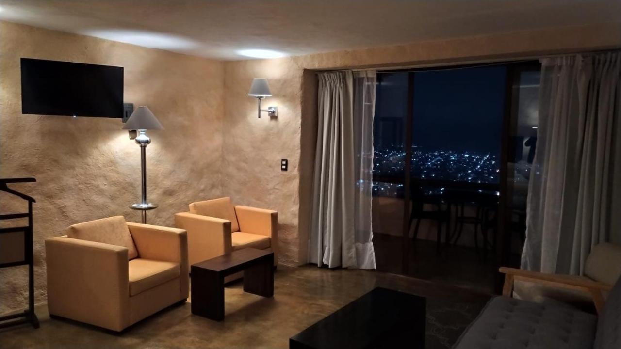 Altavista Hotel *